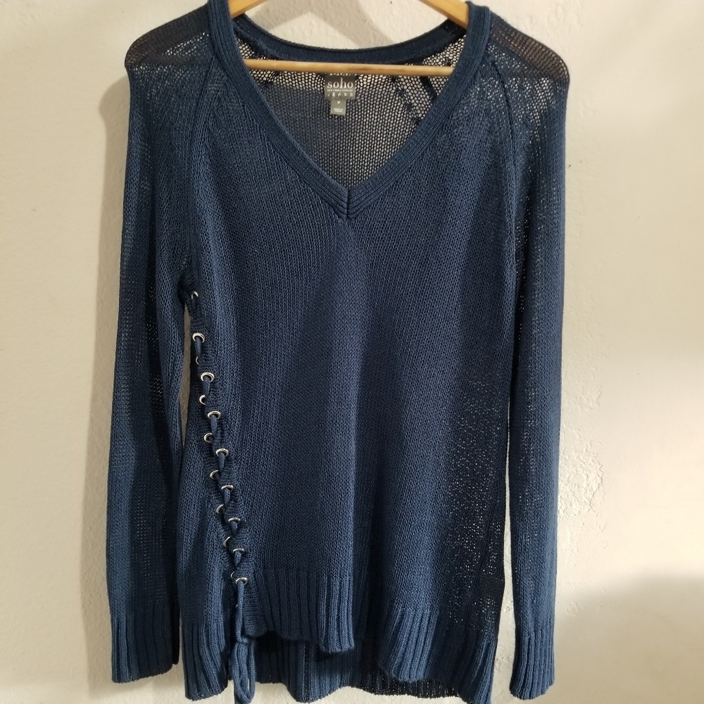 SOHO Jean's v neck knit sweater